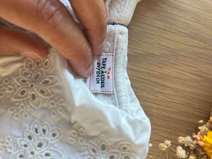 Pull tape à l’œil - photo numéro 3