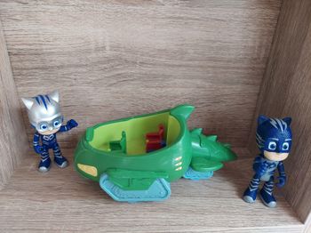 Pyjamask figurines et vaisseau