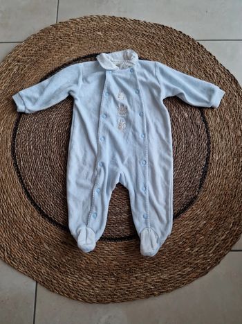 Joli pyjama 1 pièce fille taille 3 mois