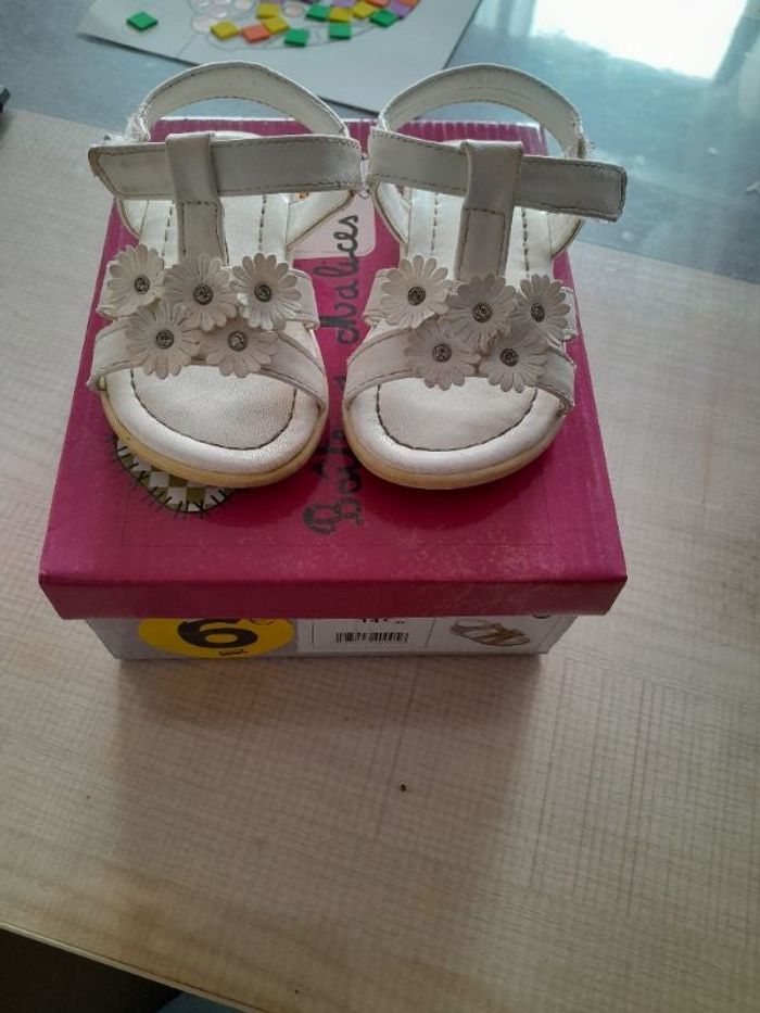 Chaussure ouverte 20