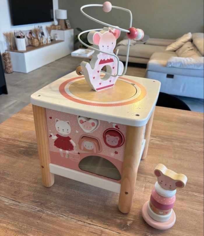 Cube d’activité et 2 autres jouets fille - photo numéro 3