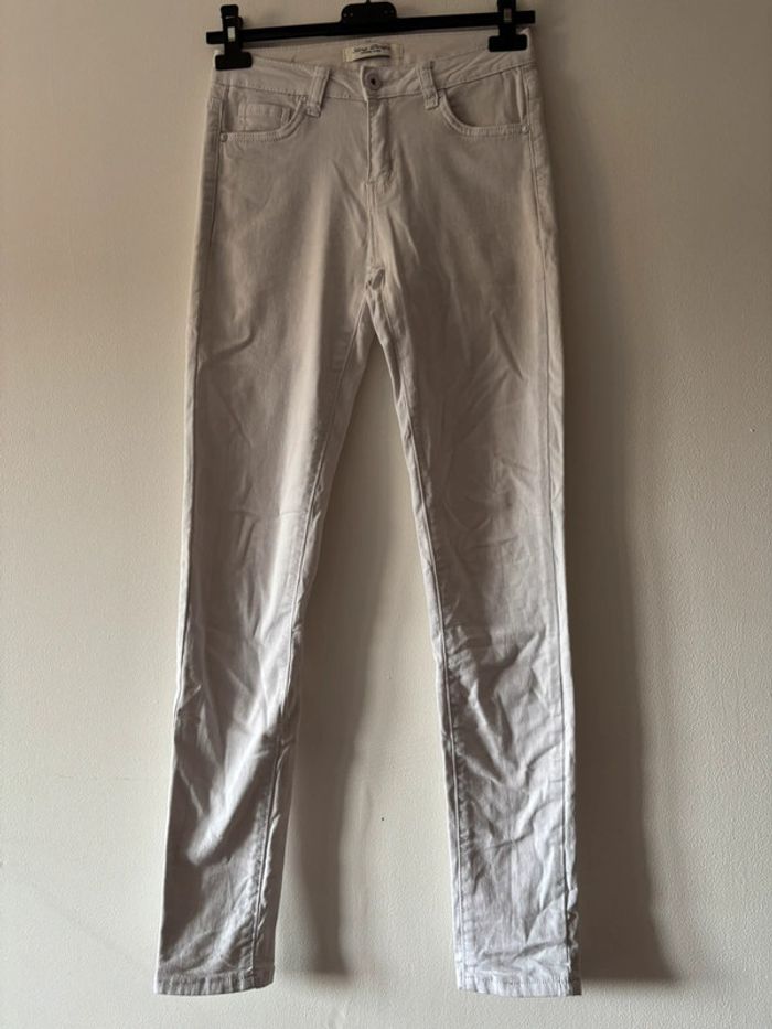 👖 Jolie jeans skinny blanc shiny design Taille S👖 - photo numéro 2