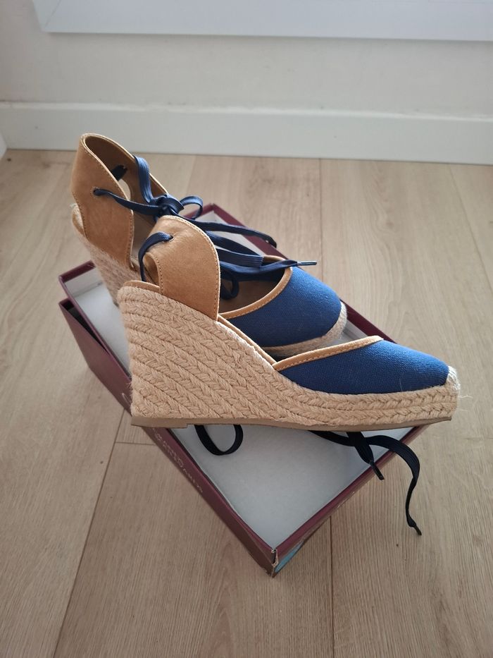 Chaussures compensées à lacets Marypaz en très bon état - photo numéro 2