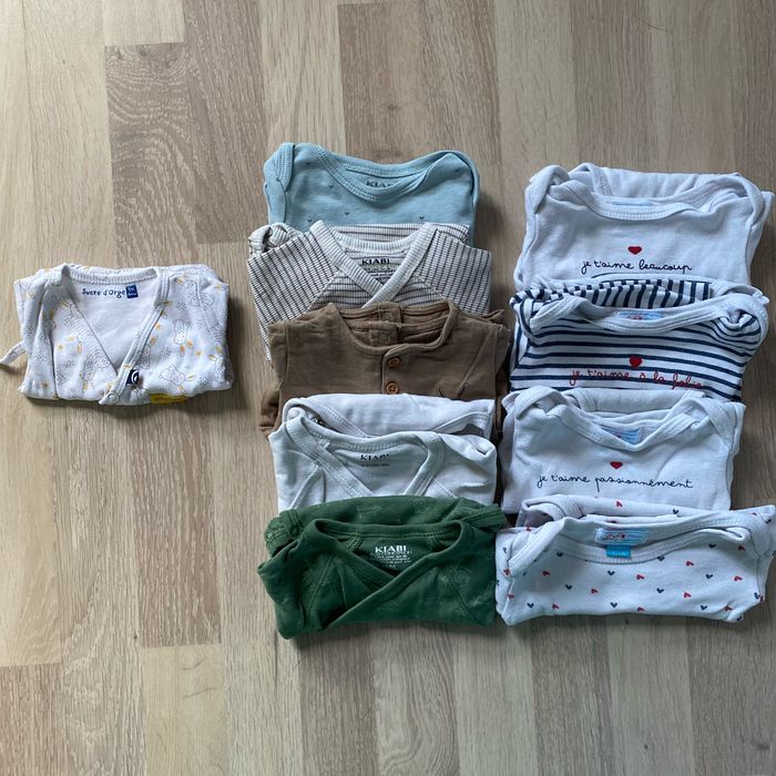 Lot bodies manches longues 1 mois