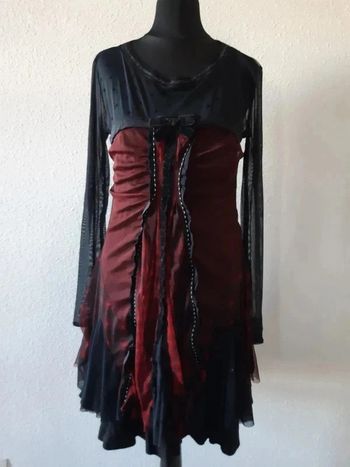 Magnifique robe LMV rouge et noire taille 40