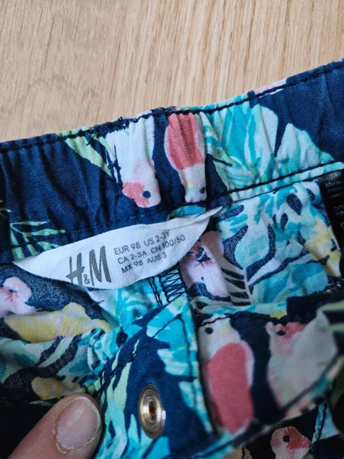 Short fleurs h&m 2/4 ans - photo numéro 5