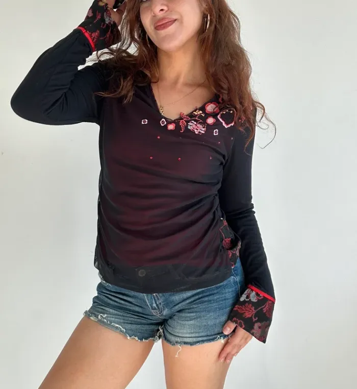 Haut manches longues y2k années 2000 Alain manoukian noir et rouge taille M/L - photo numéro 5