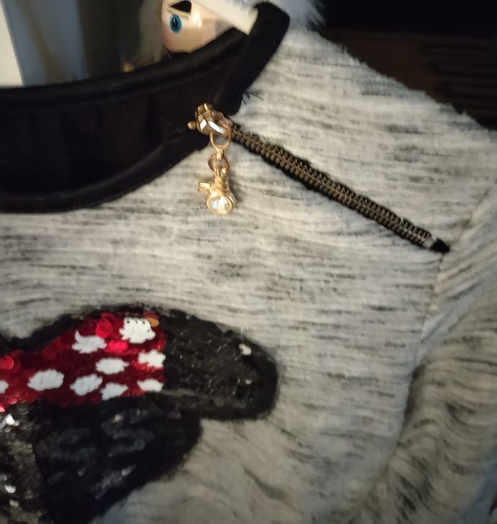 Très beau pull "Minnie" fabriqué en Italie porté une fois - photo numéro 5