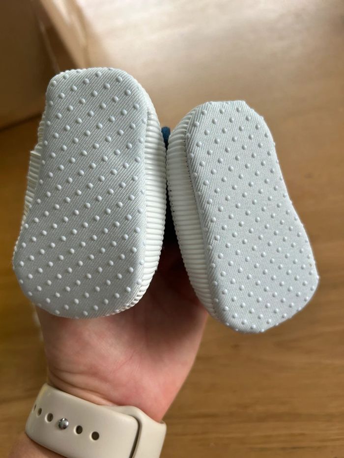 3 chaussures bébé 0-3mois - photo numéro 3