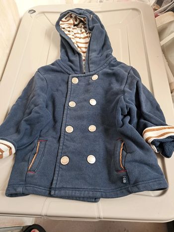 Petite veste à boutons