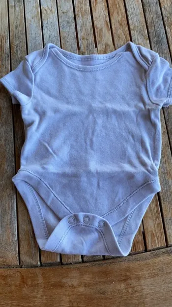 Body gris clair uni manches courtes Primark - 3/6 mois