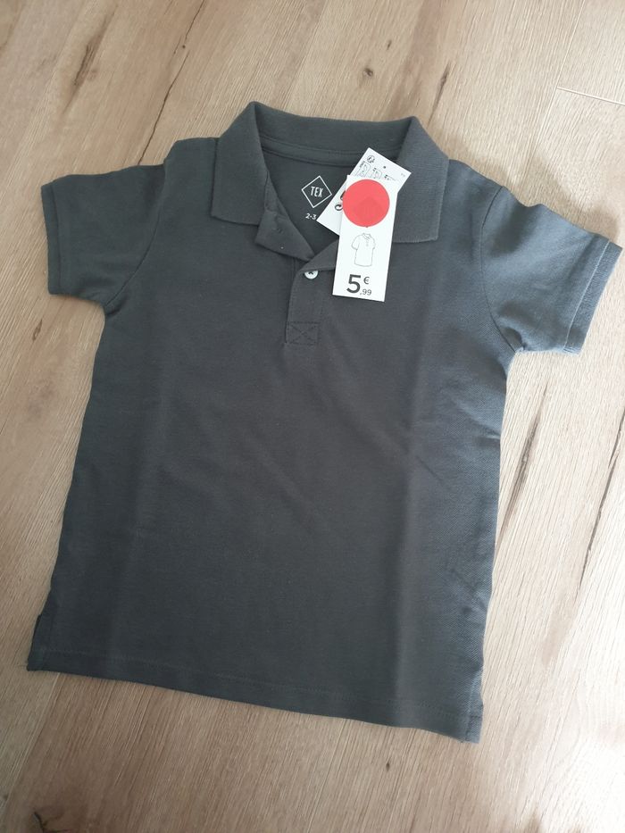 Lot de 2 polos neufs (2 - 3 ans)