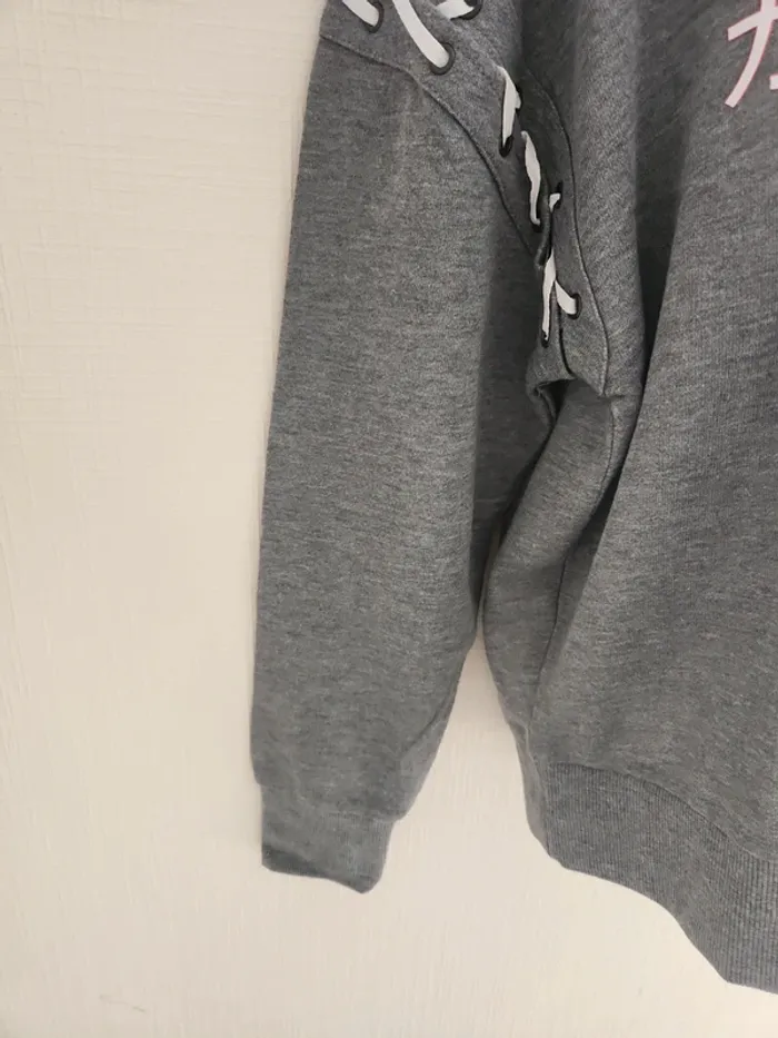 Joli sweat Undiz S oversize gris Girls Gang détails lacet - photo numéro 5