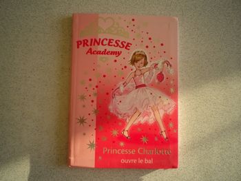 PRINCESSE CHARLOTTE OUVRE LE BAL