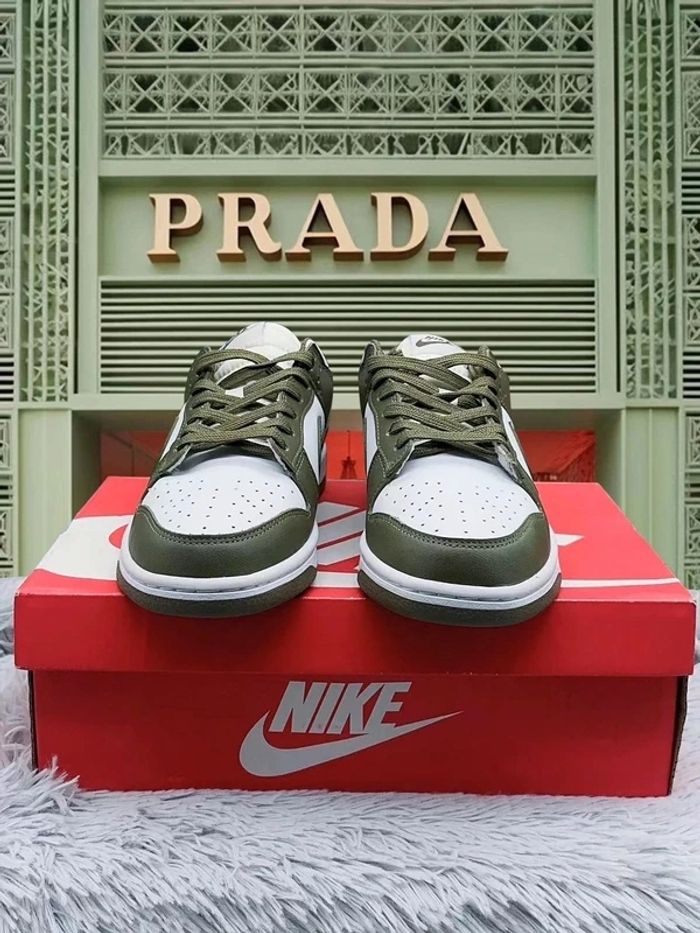 Nike Dunk Low Medium Olive - photo numéro 5