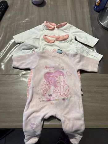 3 pyjamas naissance
