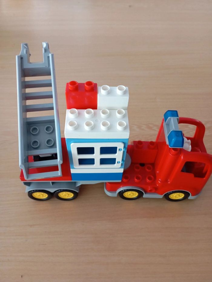 Lego Duplo camion pompier 2/5 ans - photo numéro 4