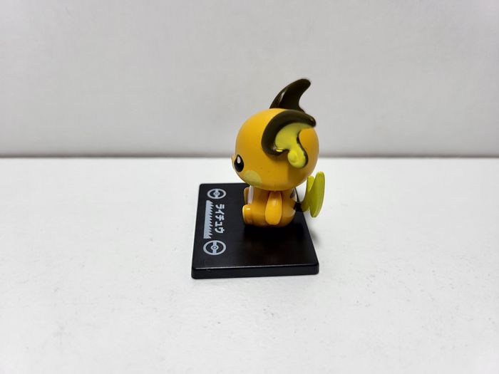 Petite Figurine Pokemon Pikachu - photo numéro 2
