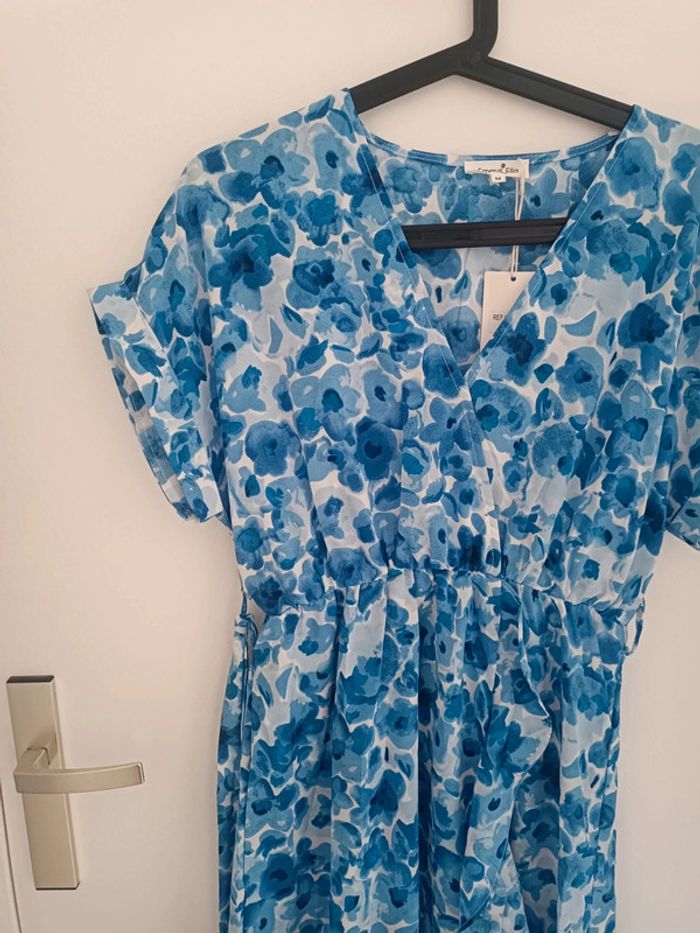 Robe longue d'été bleu à fleurs Taille M Emma & Ella Neuf avec étiquette - photo numéro 3