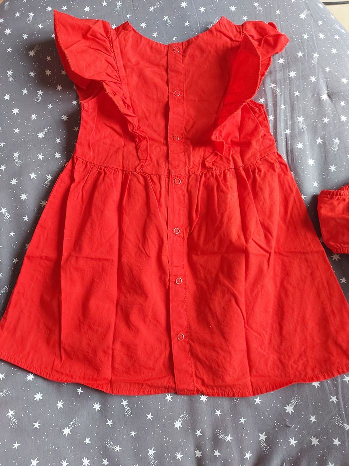 Robe rouge et cache couche assorti - photo numéro 2