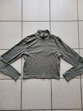 Tee-shirt manche longue avec col kaki Zara