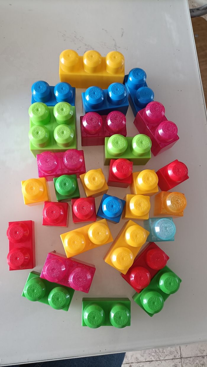 Mega blocks