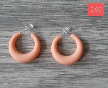 a vendre boucles d'oreilles.neuves emballees