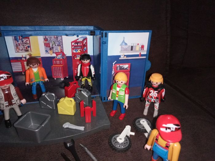 Petit Atelier Moto transportable "Playmobil" (incomplet) - photo numéro 3