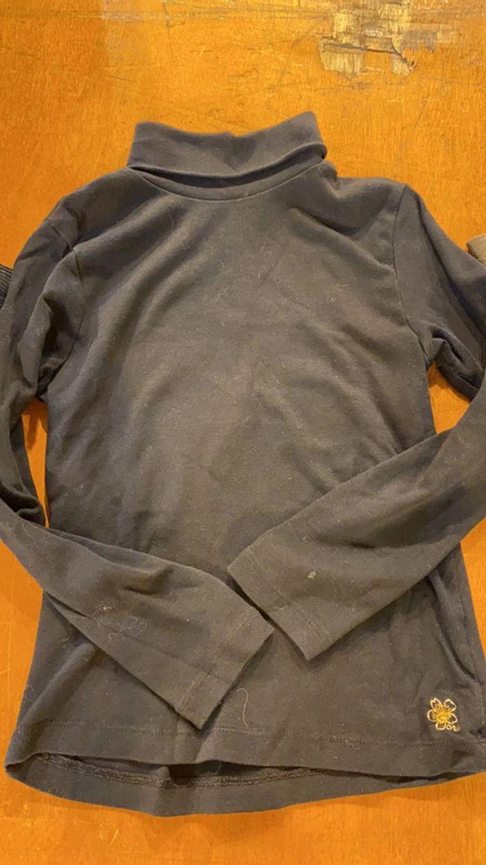 Lot 8 hauts - 8 ans - photo numéro 7