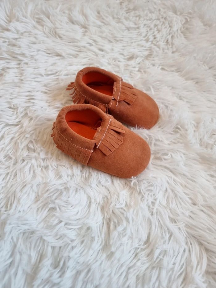 Chaussures ou petits chaussons semelle 12cms