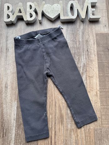 - Legging H&M       - 12 mois - Très bon état 