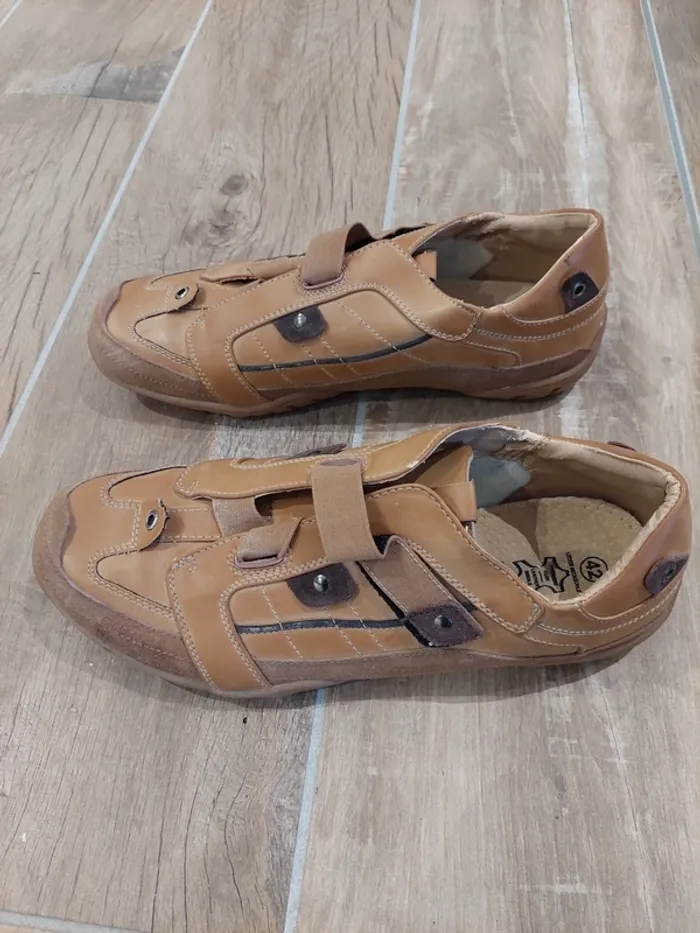 Chaussures 42 - photo numéro 4