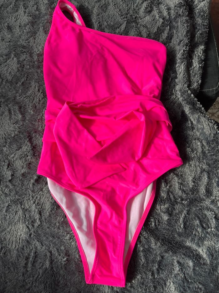 Maillot de bain pour femmes - photo numéro 1