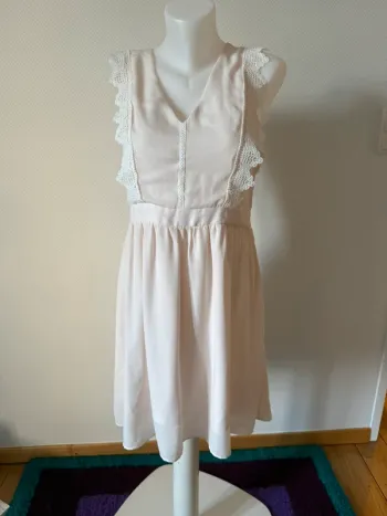 Robe rose pale en très bon état naf naf taille 44