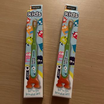 Lot de 2 brosse à dent enfants verte neuve