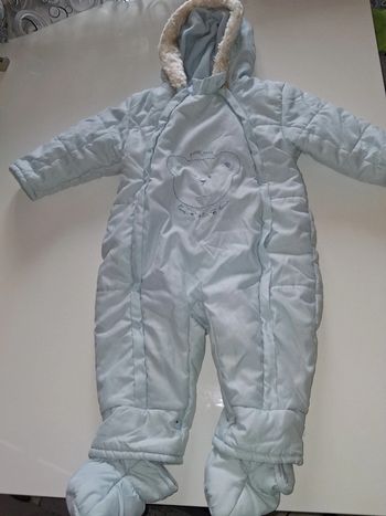 Combinaison avec capuche ouverture par devant