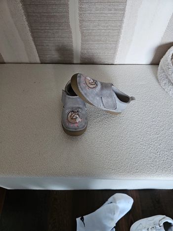 Chaussons vertbaudet 25