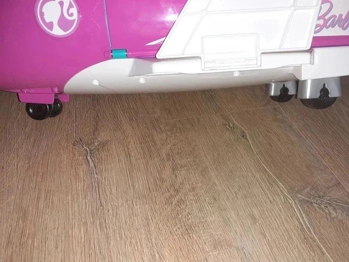 Avion barbie achetée 100 euros et Scooter barbie Peu utilisés - photo numéro 4