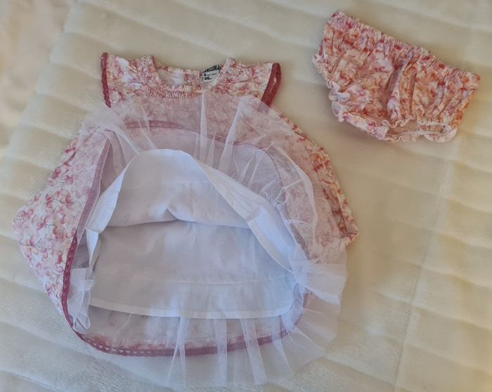 Robe et culotte 6mois comme neuve - photo numéro 3