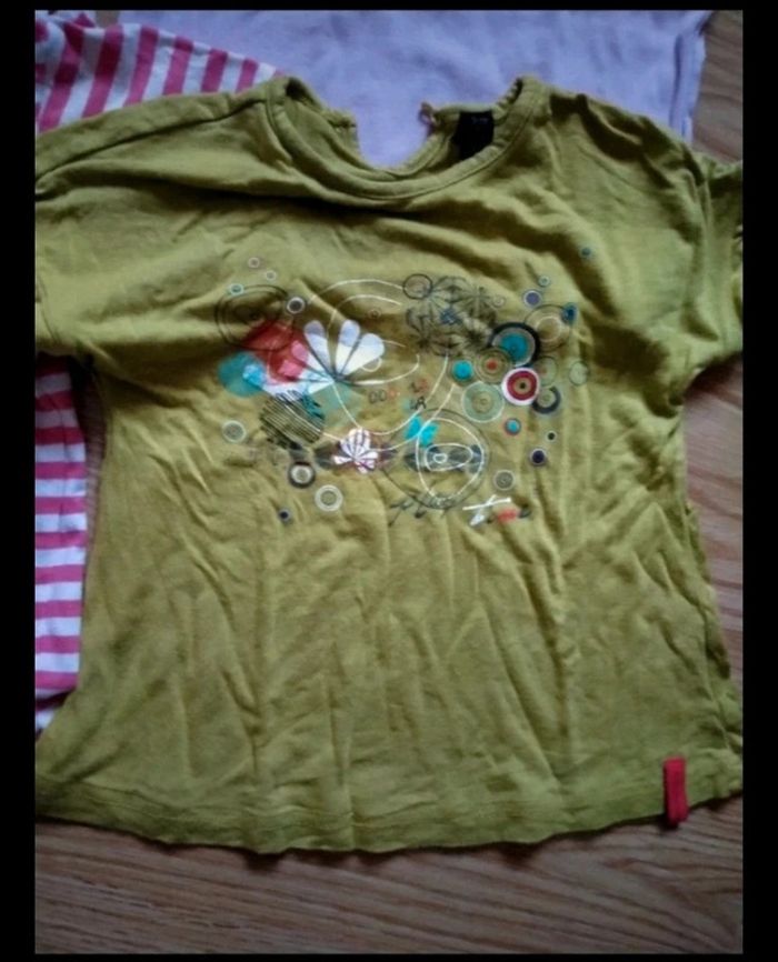 Lot de 9 tee shirt manches courtes. Filles.
Taille 3 ans - photo numéro 5
