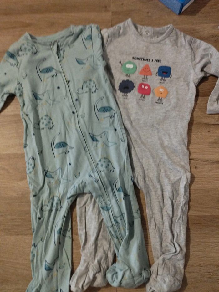 Deux pyjamas