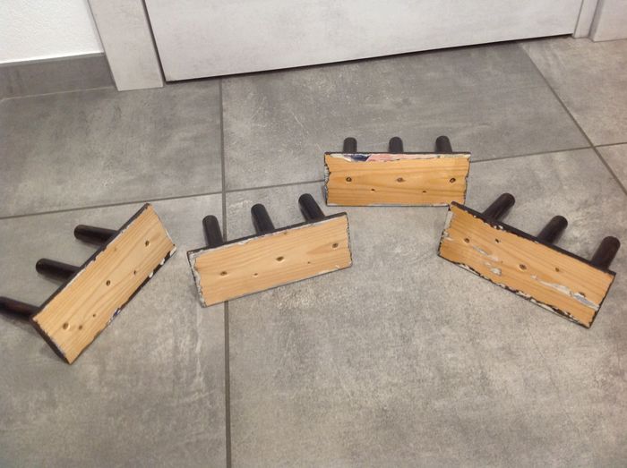 Patère porte-bottes mural / Range-bottes mural en bois - photo numéro 7