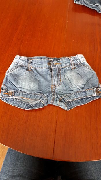 *Short jeans- 3 ans