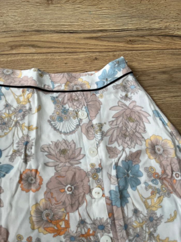 Jolie jupe patineuse fleurie - photo numéro 3