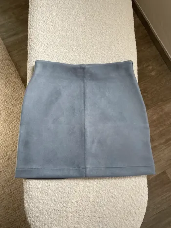 Jupe courte bleu effet suédine