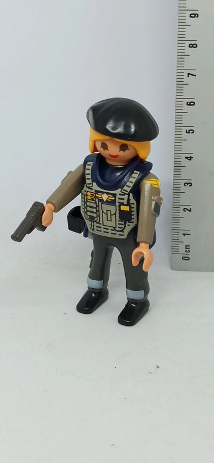 Femme swat avec arme playmobil