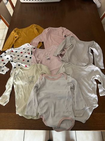Lot 8 body 18 mois