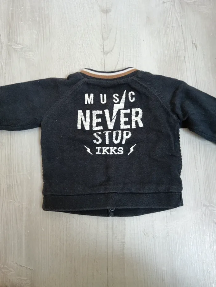 Veste et t-shirt IKKS 6 mois - photo numéro 7