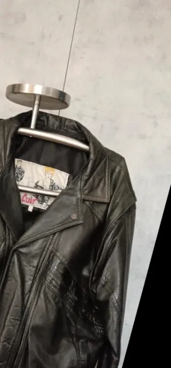 Veste en cuir véritable – Style bomber chic et vintage, prêt à porter !