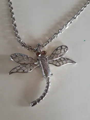 Collier ras de cou libellule argenté